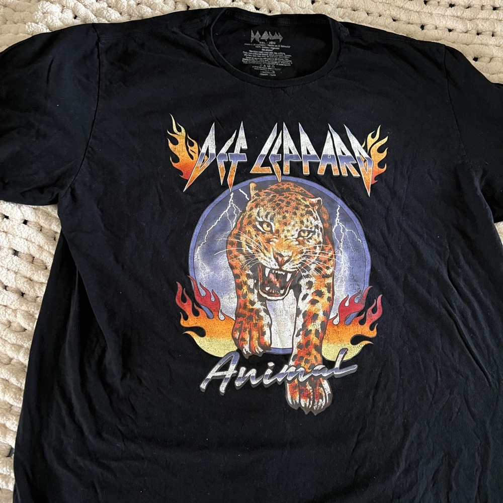Def Leppard Black Graphic T-Shirt